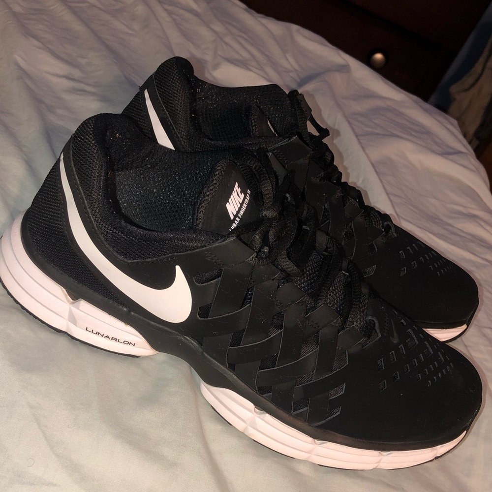 Women’s Nike Lunarlon Training Sneajers VO1